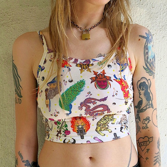 White trippy print cami crop top 🐲🔥🐅🦚🗡 - Picture 6 of 16